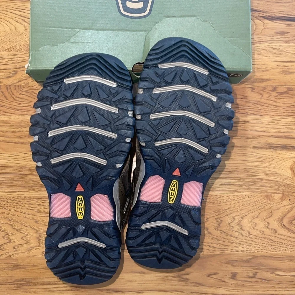 New w/box Keen women’s Ridge flex mid height boots. Size 9.5 - Picture 12 of 13